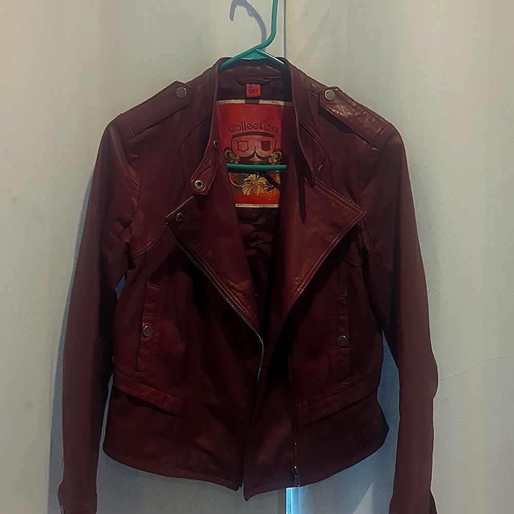 Ladies leather burgundy jacket